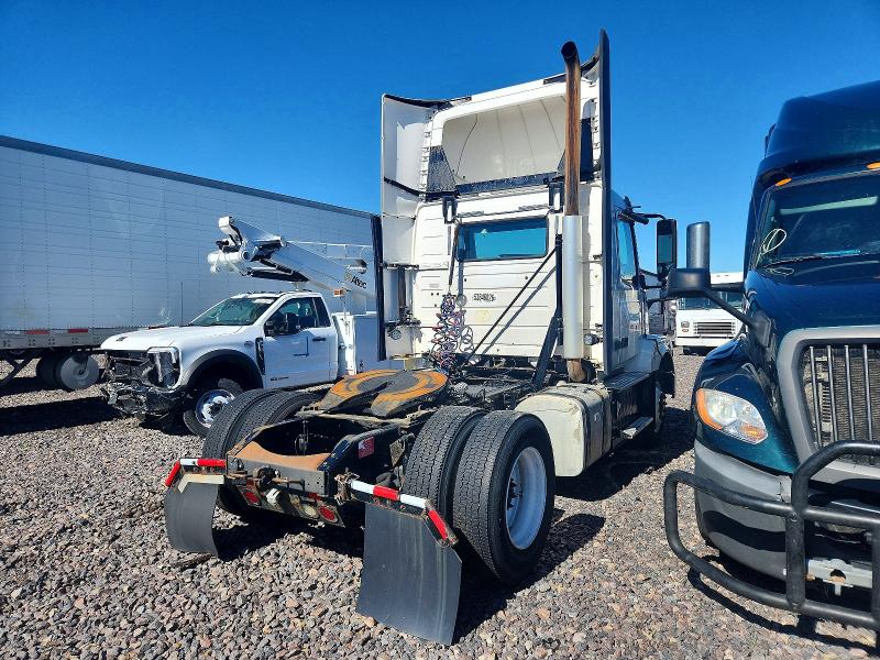 2016 Volvo Vnl მანქანა იყიდება აუქციონზე, vin: 4V4N39TG7GN965630, აუქციონის ნომერი: 53846026
