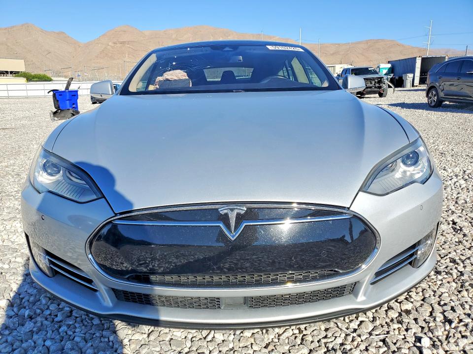 59102426 :رقم المزاد ، 5YJSA1H29EFP62401 vin ، 2014 Tesla Model S مزاد بيع