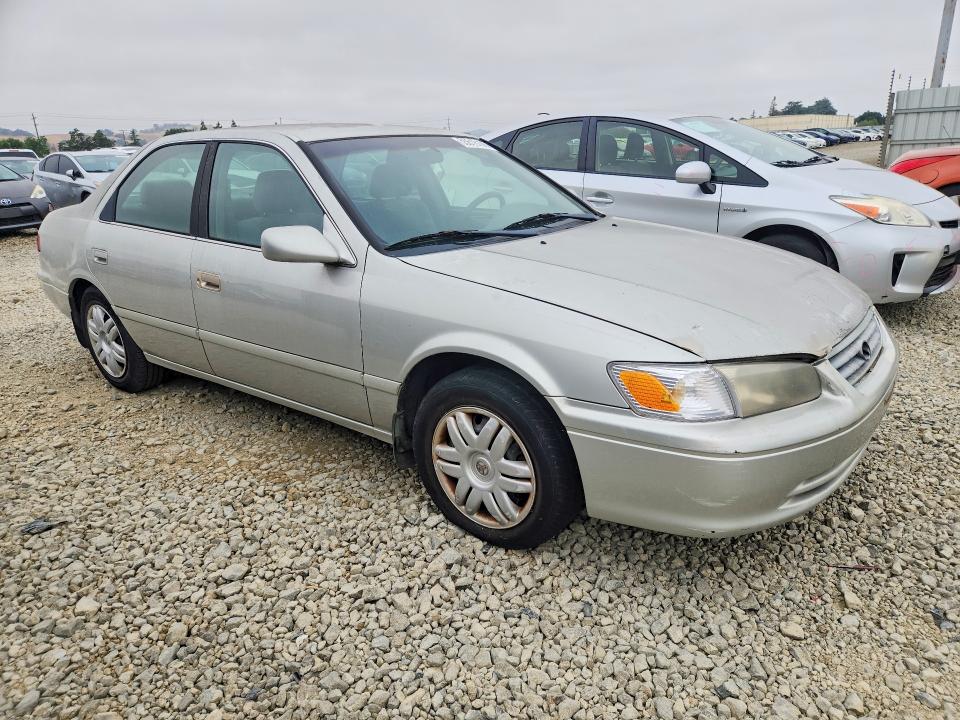 55618196 :رقم المزاد ، 4T1BG22K1YU010387 vin ، 2000 Toyota Camry مزاد بيع