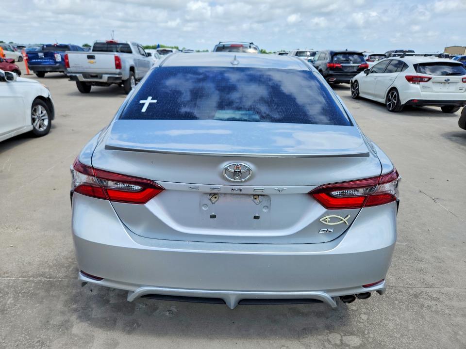 2021 Toyota Camry მანქანა იყიდება აუქციონზე, vin: 4T1G11AK9MU464920, აუქციონის ნომერი: 56710826