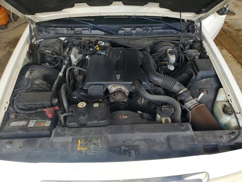 2003 Mercury Grand Marquis მანქანა იყიდება აუქციონზე, vin: 2MEFM75W53X632016, აუქციონის ნომერი: 95585405
