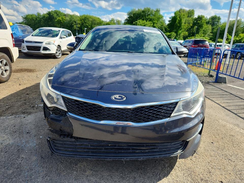 2017 Kia Optima მანქანა იყიდება აუქციონზე, vin: 5XXGT4L37HG123792, აუქციონის ნომერი: 57893386