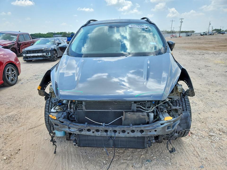 55576396 :رقم المزاد ، 1FMCU0GD5HUA38639 vin ، 2017 Ford Escape مزاد بيع