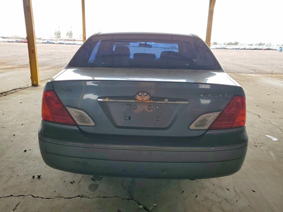 57404656 :رقم المزاد ، 4T1BF28B7YU033084 vin ، 2000 Toyota Avalon مزاد بيع