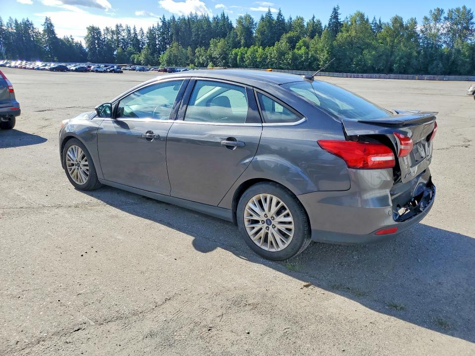 57091106 :رقم المزاد ، 1FADP3J26JL283167 vin ، 2018 Ford Focus مزاد بيع