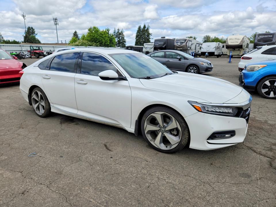 55806106 :رقم المزاد ، 1HGCV1F94JA013647 vin ، 2018 Honda Accord مزاد بيع