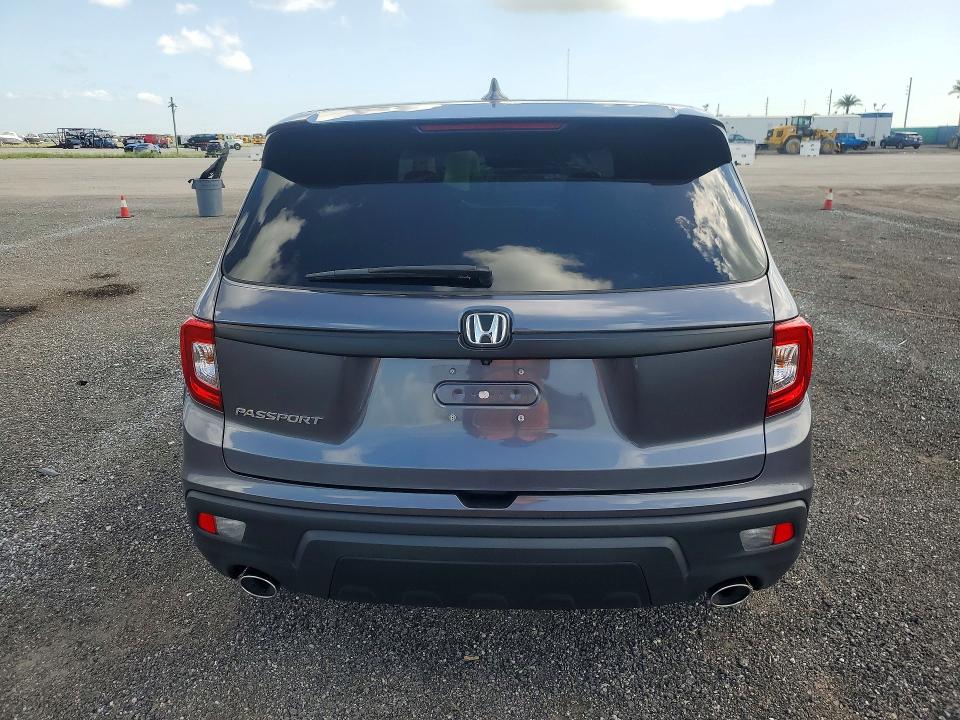 58044126 :رقم المزاد ، 5FNYF7H57MB006010 vin ، 2021 Honda Passport مزاد بيع