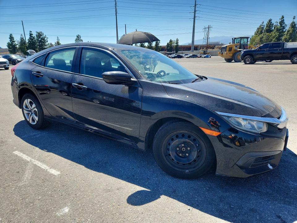 58466106 :رقم المزاد ، 2HGFC2F51HH558139 vin ، 2017 Honda Civic مزاد بيع