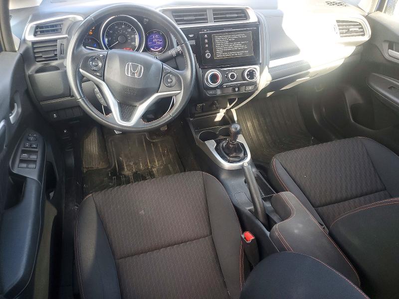 57010866 :رقم المزاد ، 3HGGK5G64JM718327 vin ، 2018 Honda Fit مزاد بيع