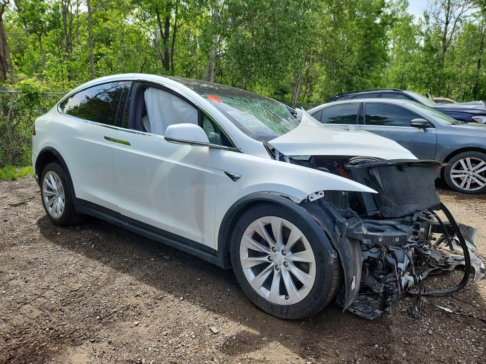 2019 Tesla Model X მანქანა იყიდება აუქციონზე, vin: 5YJXCDE22KF143513, აუქციონის ნომერი: 56466666