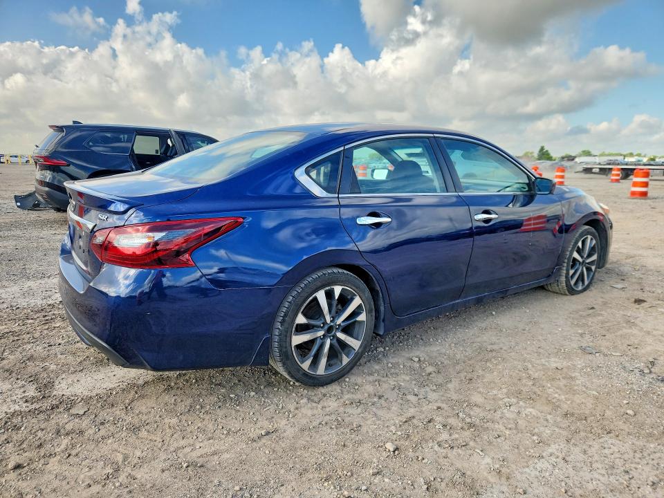 55556296 :رقم المزاد ، 1N4AL3AP2HC262398 vin ، 2017 Nissan Altima مزاد بيع