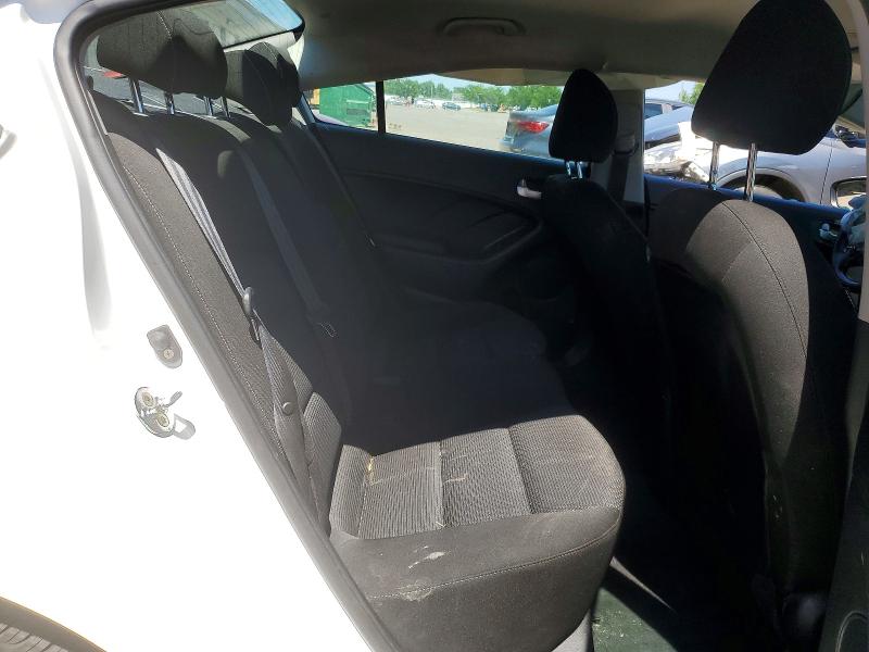56108956 :رقم المزاد ، 3KPFK4A74JE175545 vin ، 2018 Kia Forte مزاد بيع