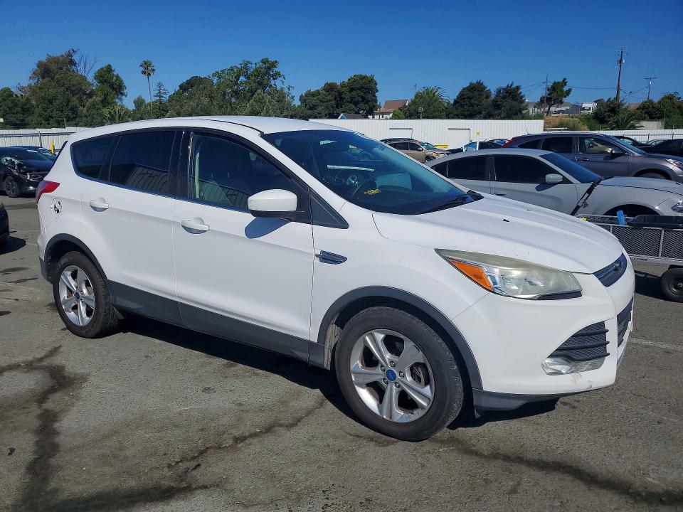 2014 Ford Escape მანქანა იყიდება აუქციონზე, vin: 1FMCU0GX4EUD88706, აუქციონის ნომერი: 55563726