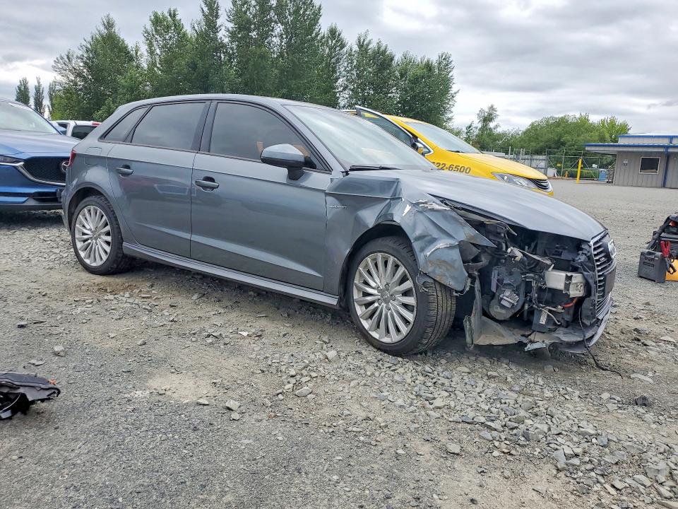 Продажа на аукционе авто 2016 Audi A3, vin: WAUUPBFF2GA158409, номер лота: 59220356