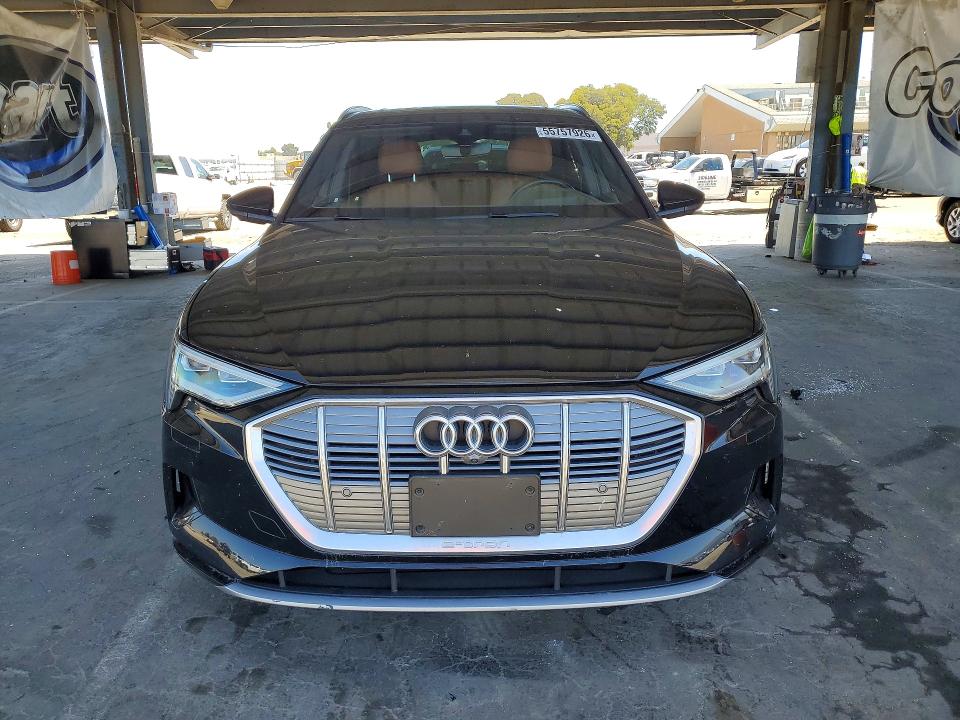 2021 Audi E-tron მანქანა იყიდება აუქციონზე, vin: WA1VAAGE0MB033630, აუქციონის ნომერი: 55757926