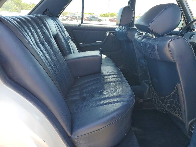 56046706 :رقم المزاد ، WDBAB23A3DB403204 vin ، 1983 Mercedes-benz 240 مزاد بيع