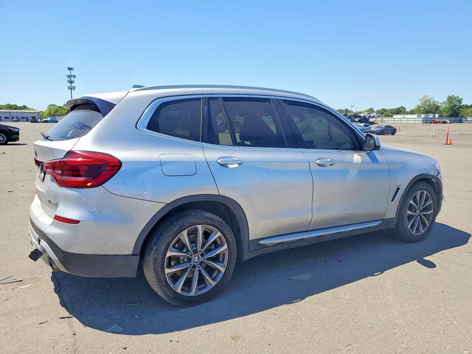 55150076 :رقم المزاد ، 5UXTR9C50JLD72423 vin ، 2018 Bmw X3 مزاد بيع