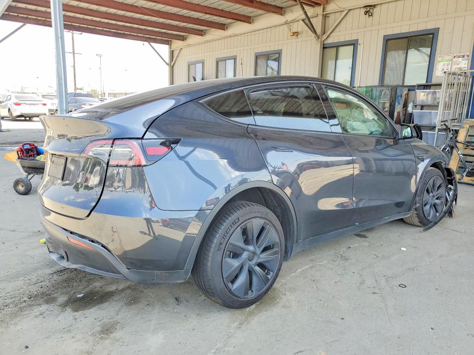 56103536 :رقم المزاد ، 7SAYGDED2RF193609 vin ، 2024 Tesla Model Y مزاد بيع