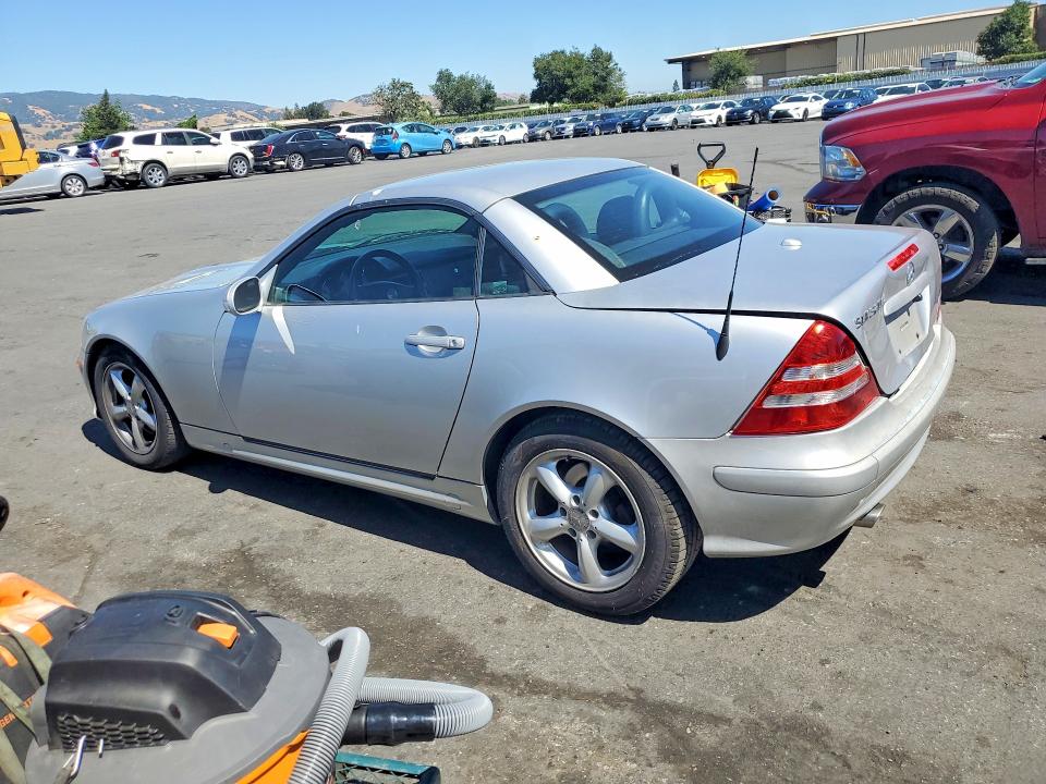 2001 Mercedes-benz Slk მანქანა იყიდება აუქციონზე, vin: WDBKK65FX1F199140, აუქციონის ნომერი: 55931006