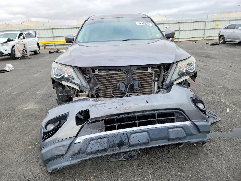 58252076 :رقم المزاد ، 5N1DR2MN7HC646358 vin ، 2017 Nissan Pathfinder مزاد بيع