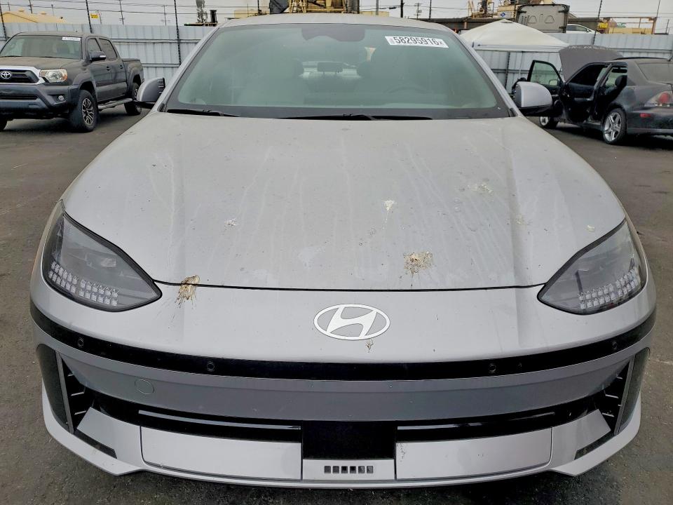 2025 Hyundai Ioniq 6 მანქანა იყიდება აუქციონზე, vin: KMHM34AA2SA085942, აუქციონის ნომერი: 58295916