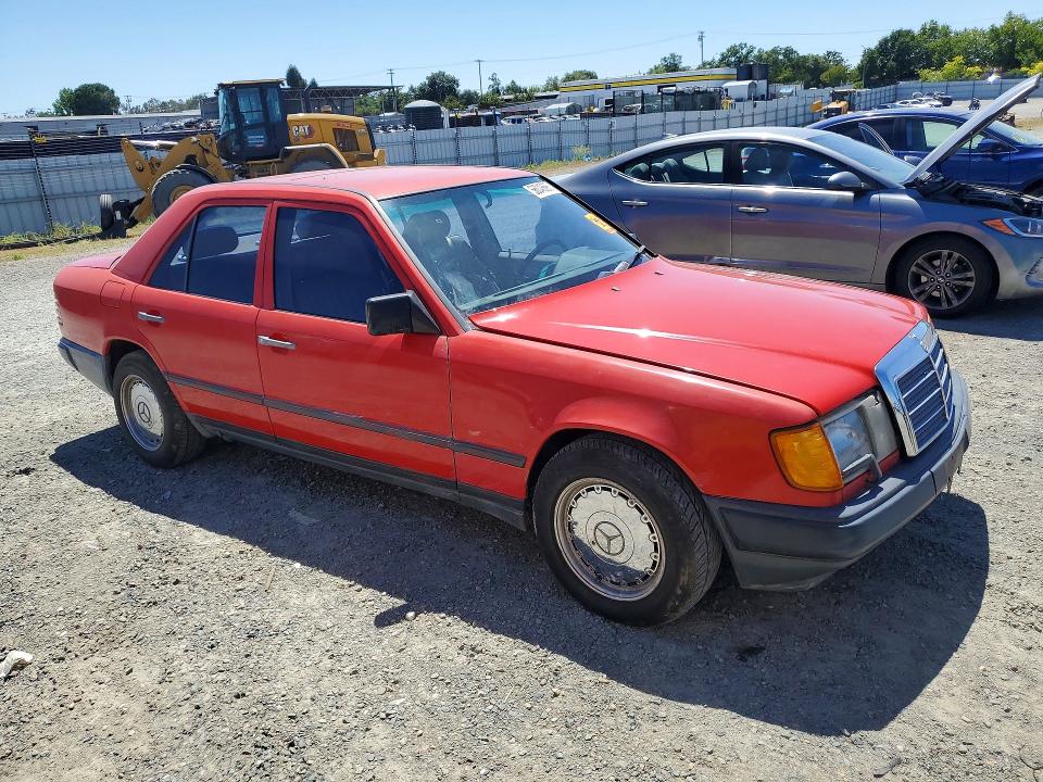 56048686 :رقم المزاد ، WDBEA30D6KA886795 vin ، 1989 Mercedes-benz 300 مزاد بيع