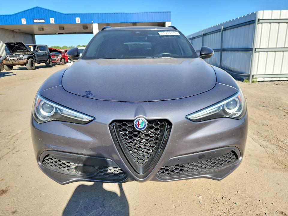 Продажа на аукционе авто 2021 Alfa Romeo Stelvio, vin: ZASPAKBN5M7D02601, номер лота: 55775176