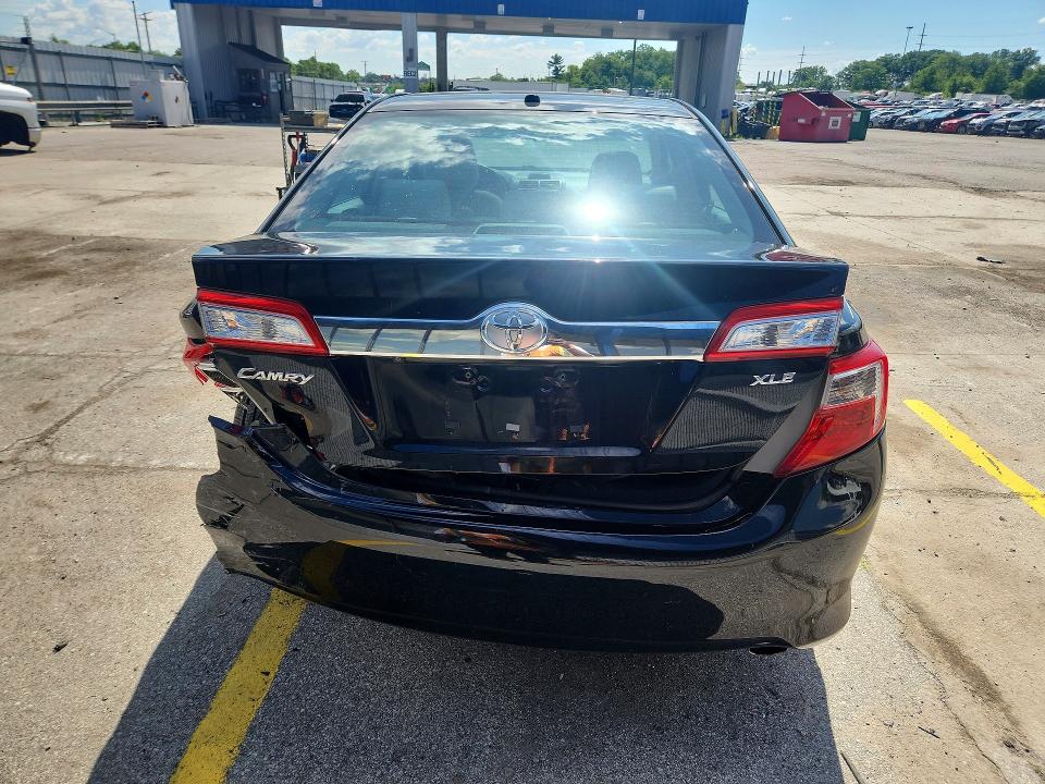 57177656 :رقم المزاد ، 4T4BF1FK4ER409724 vin ، 2014 Toyota Camry مزاد بيع