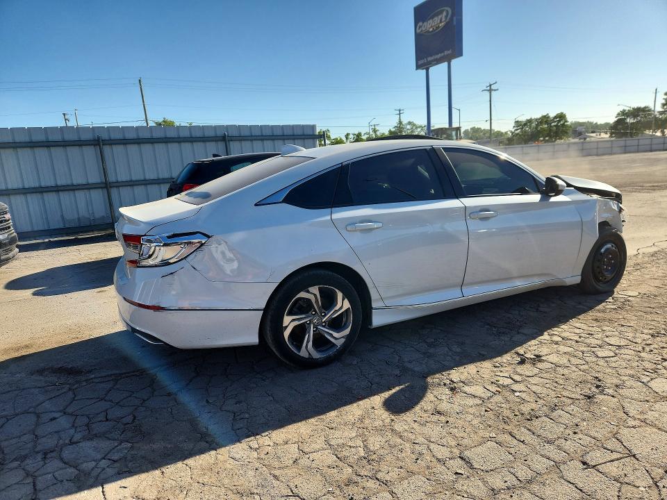 Продажа на аукционе авто 2018 Honda Accord, vin: 1HGCV1F4XJA065160, номер лота: 55733186