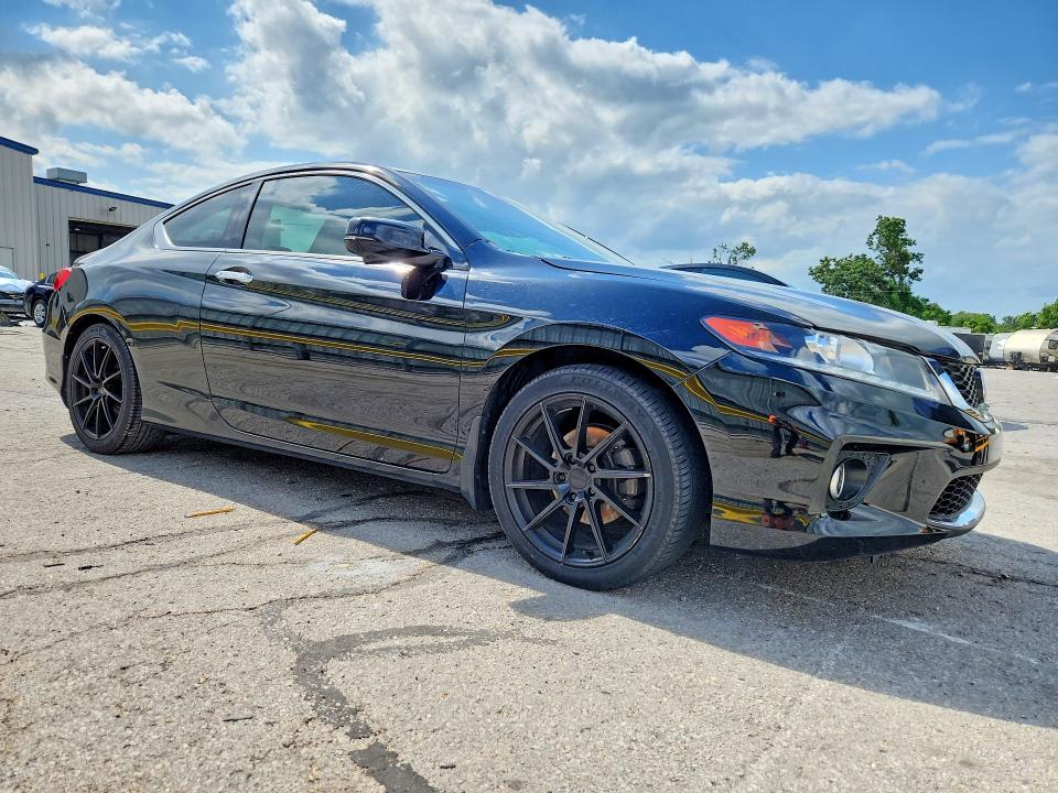 57024756 :رقم المزاد ، 1HGCT2B83FA009265 vin ، 2015 Honda Accord مزاد بيع