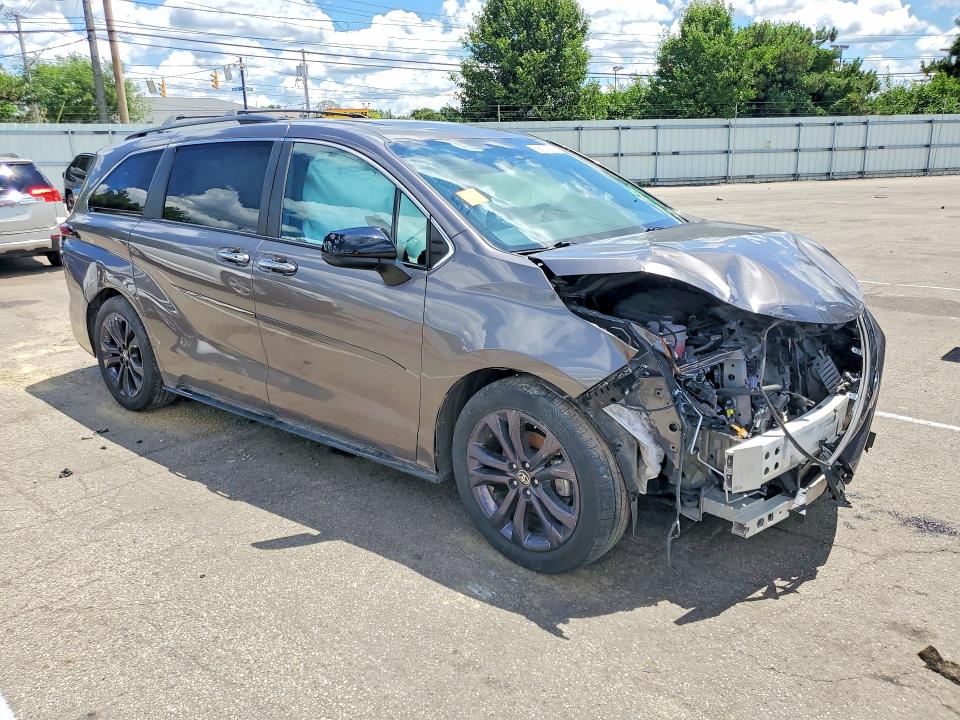 2022 Toyota Sienna მანქანა იყიდება აუქციონზე, vin: 5TDDRKEC3NS117307, აუქციონის ნომერი: 58121176