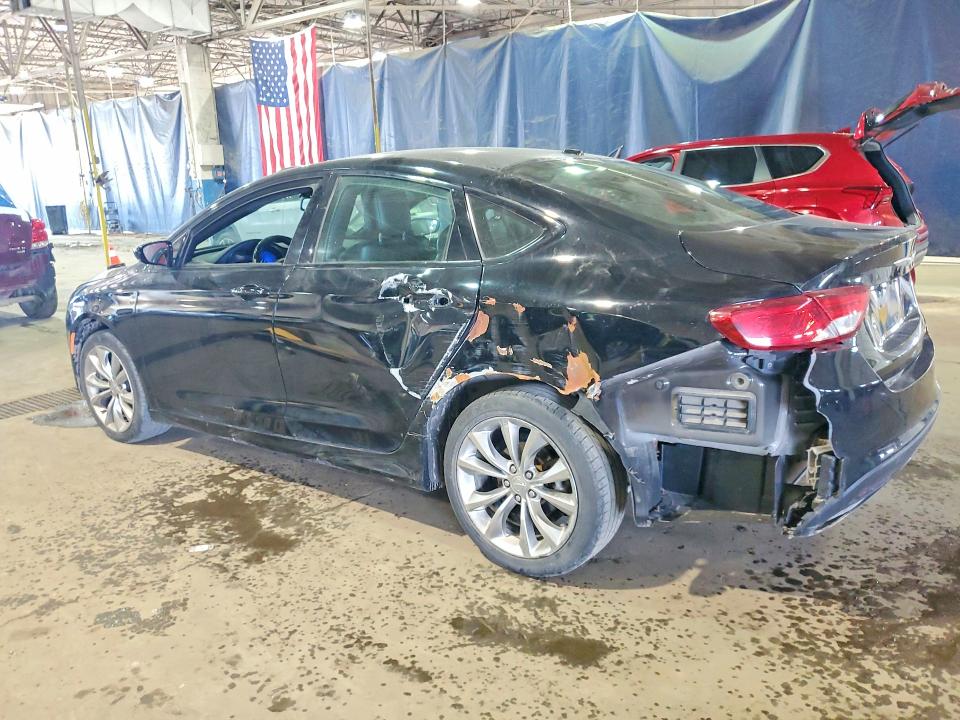 55592626 :رقم المزاد ، 1C3CCCBG7FN717995 vin ، 2015 Chrysler 200 مزاد بيع