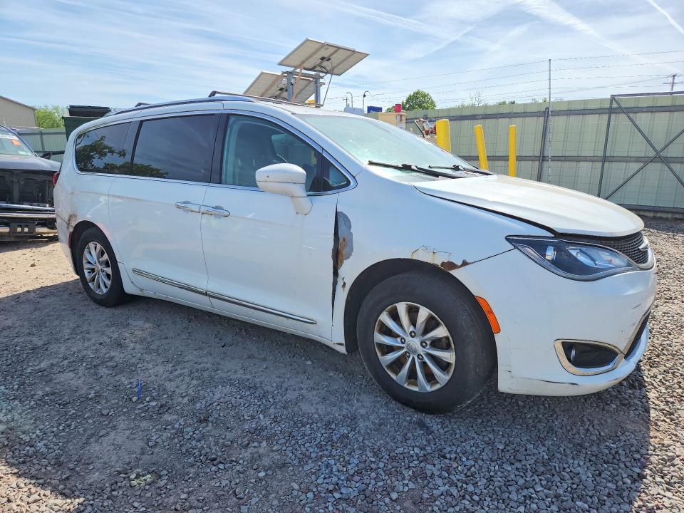 54767816 :رقم المزاد ، 2C4RC1BG5JR119765 vin ، 2018 Chrysler Pacifica مزاد بيع