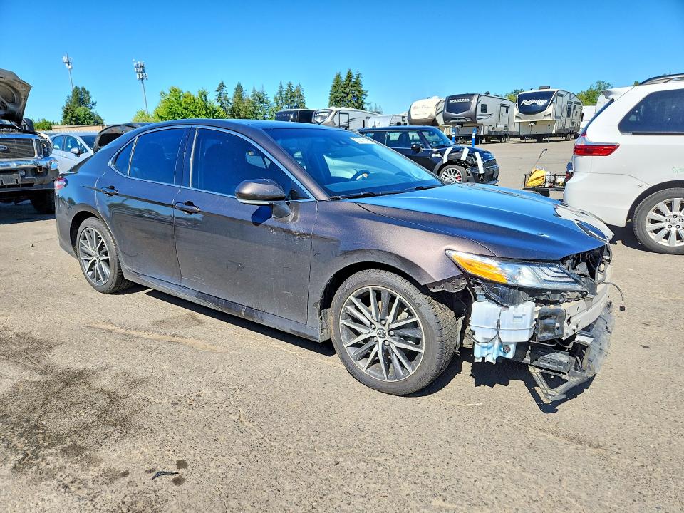 Продаж на аукціоні авто 2018 Toyota Camry, vin: 4T1BZ1HK3JU006116, номер лоту: 56811126