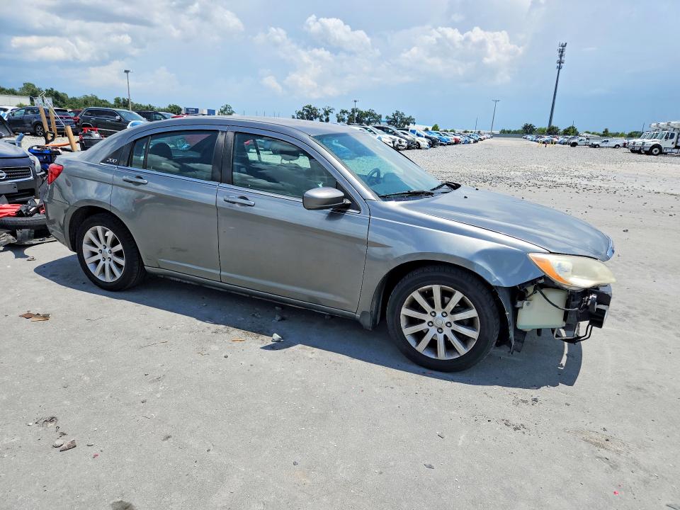 58632566 :رقم المزاد ، 1C3CCBBB6CN226540 vin ، 2012 Chrysler 200 مزاد بيع