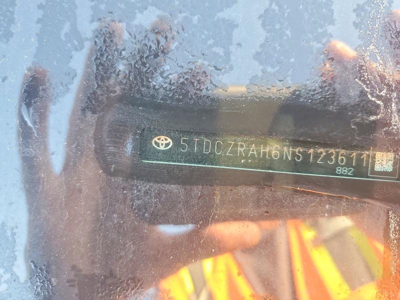 Продаж на аукціоні авто 2022 Toyota Highlander, vin: 5TDCZRAH6NS123611, номер лоту: 79134395