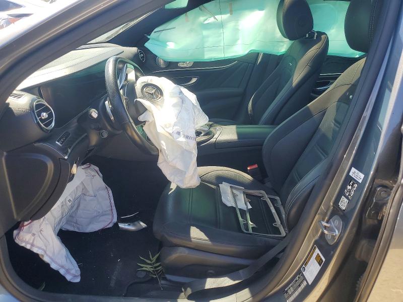 58646576 :رقم المزاد ، WDDZF6EB0JA403643 vin ، 2018 Mercedes-benz E مزاد بيع