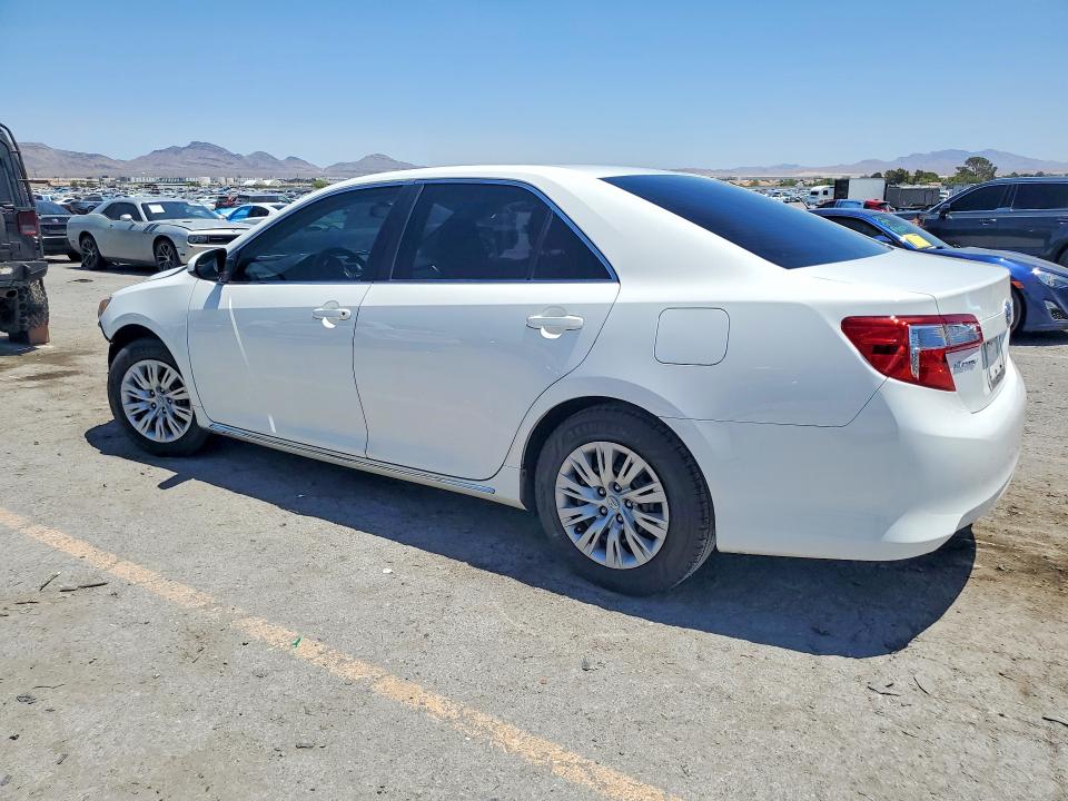 57590116 :رقم المزاد ، 4T4BF1FK1ER359753 vin ، 2014 Toyota Camry مزاد بيع