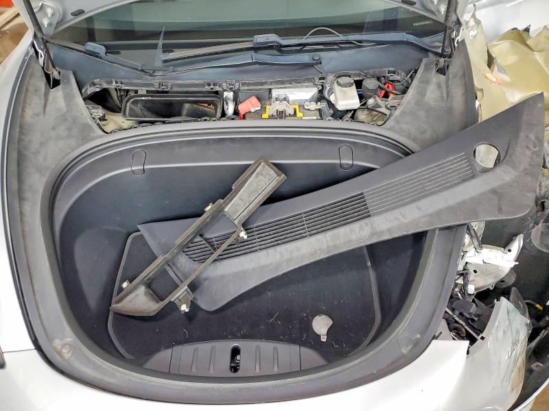 58030936 :رقم المزاد ، 5YJ3E1EB4JF091114 vin ، 2018 Tesla Model 3 مزاد بيع
