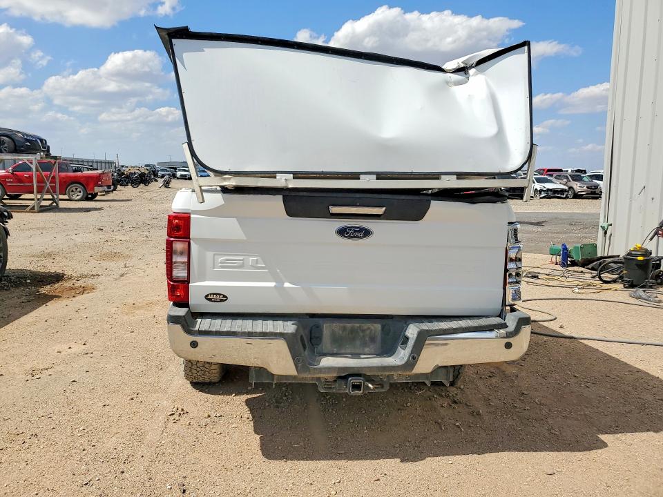 61532446 :رقم المزاد ، 1FT7W2BT6NEE17181 vin ، 2022 Ford F250 Super مزاد بيع