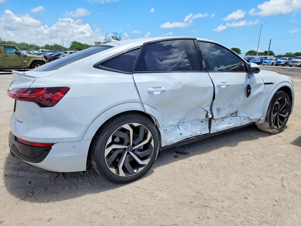 Aukcja sprzedaży 2024 Audi Q8 E-tron, vin: WA1CAAGE0RB062575, numer aukcji: 55833826