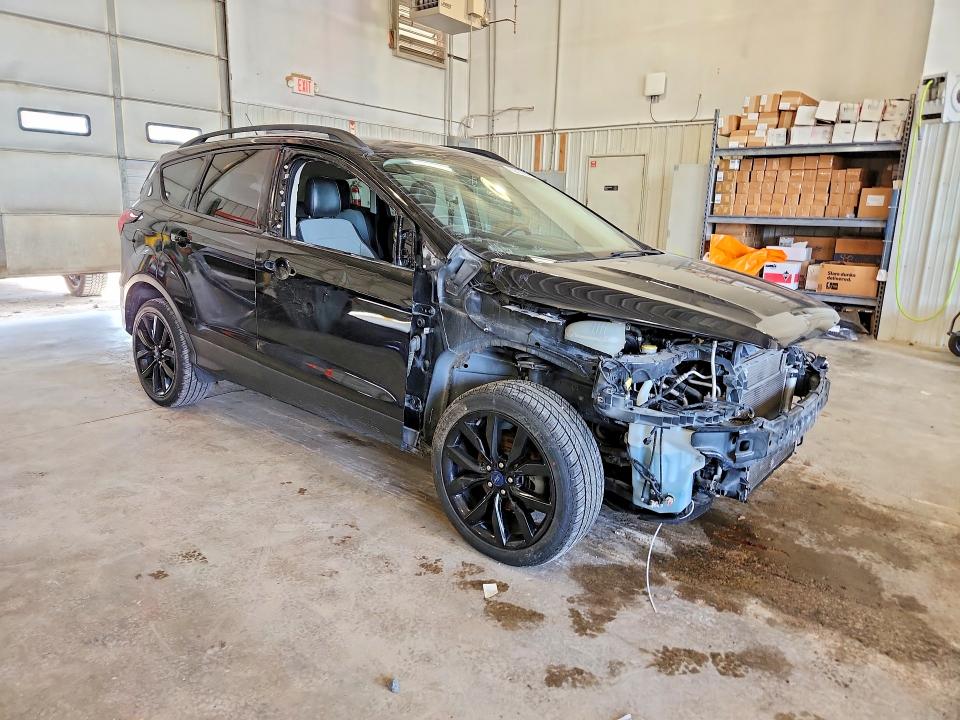 Продажа на аукционе авто 2019 Ford Escape, vin: 1FMCU0GD5KUB30003, номер лота: 59107426