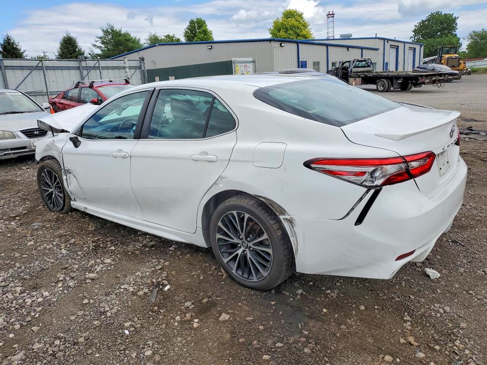 Auction sale of the 2018 Toyota Camry, vin: 4T1B11HKXJU134974, lot number: 60290906