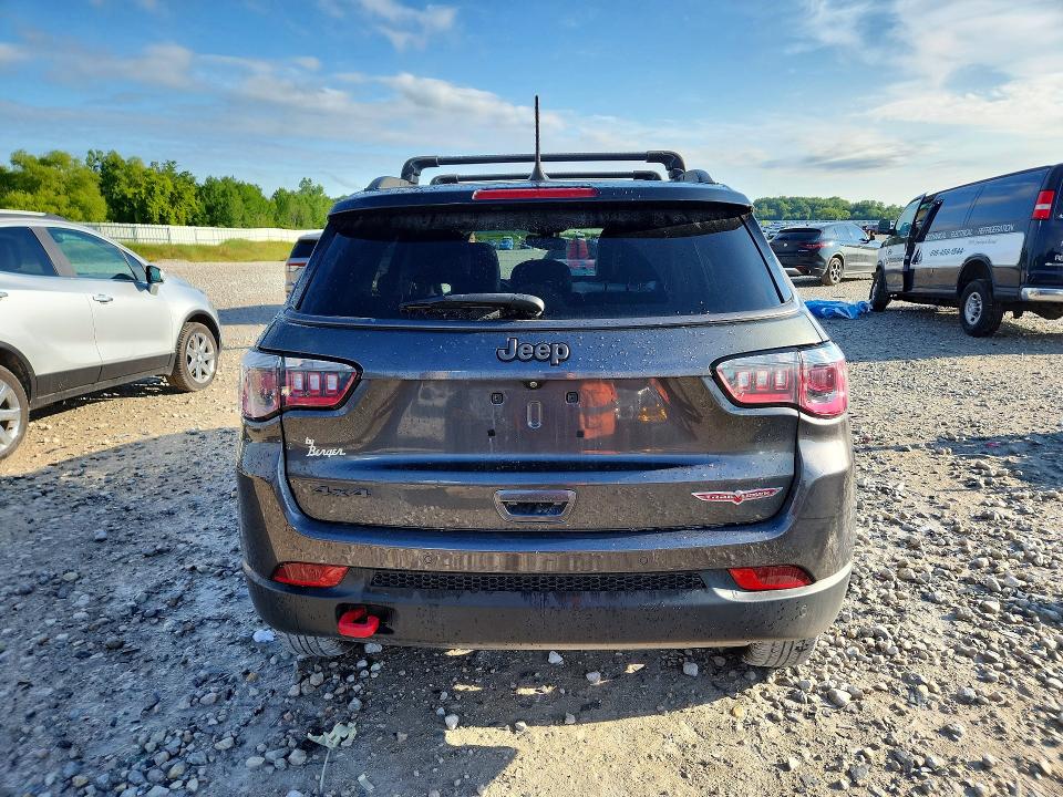 2018 Jeep Compass მანქანა იყიდება აუქციონზე, vin: 3C4NJDDB8JT231089, აუქციონის ნომერი: 58219066