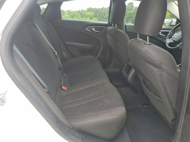 58508356 :رقم المزاد ، 1C3CCCAB1FN732241 vin ، 2015 Chrysler 200 مزاد بيع