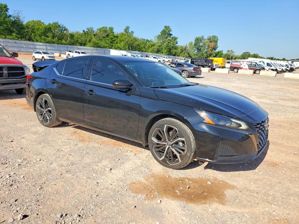 56977606 :رقم المزاد ، 1N4BL4CV1RN424307 vin ، 2024 Nissan Altima مزاد بيع