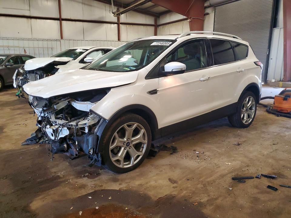 2017 Ford Escape მანქანა იყიდება აუქციონზე, vin: 1FMCU9J96HUB99882, აუქციონის ნომერი: 77248305