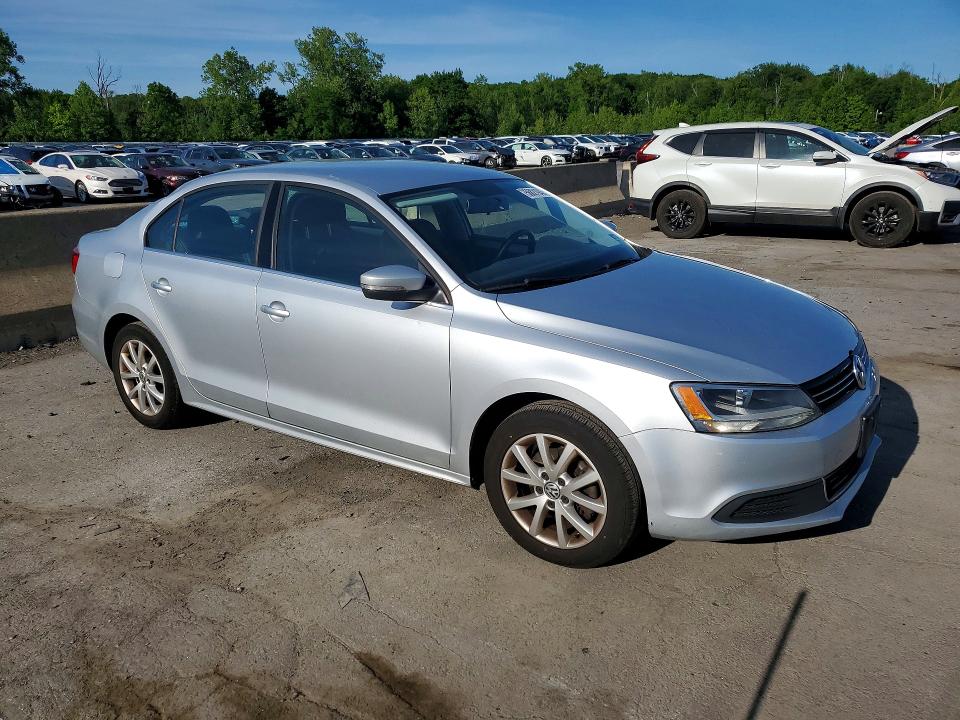 56821946 :رقم المزاد ، 3VWD17AJ3EM227053 vin ، 2014 Volkswagen Jetta مزاد بيع