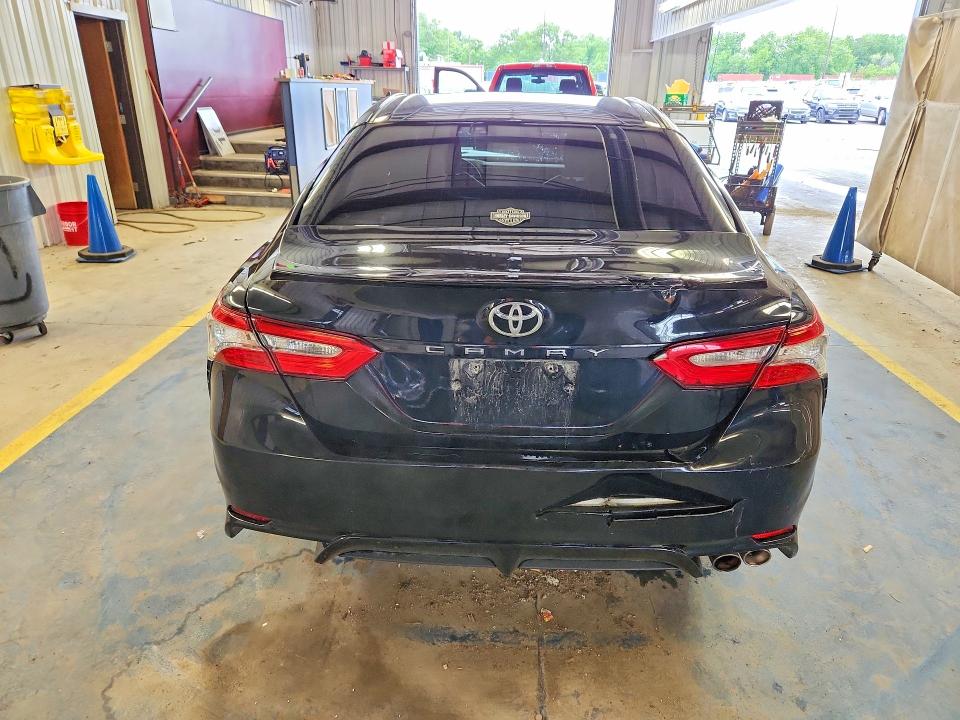 Продажа на аукционе авто 2018 Toyota Camry, vin: 4T1B11HK8JU084964, номер лота: 57757256