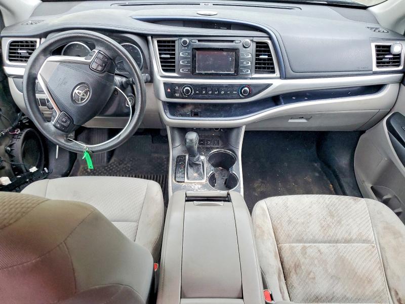 2018 Toyota Highlander მანქანა იყიდება აუქციონზე, vin: 5TDBZRFH9JS879318, აუქციონის ნომერი: 57639376